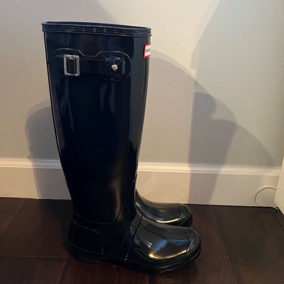 Hunter Woman’s Original Tall Gloss Rain Boots - Picture 2 of 2